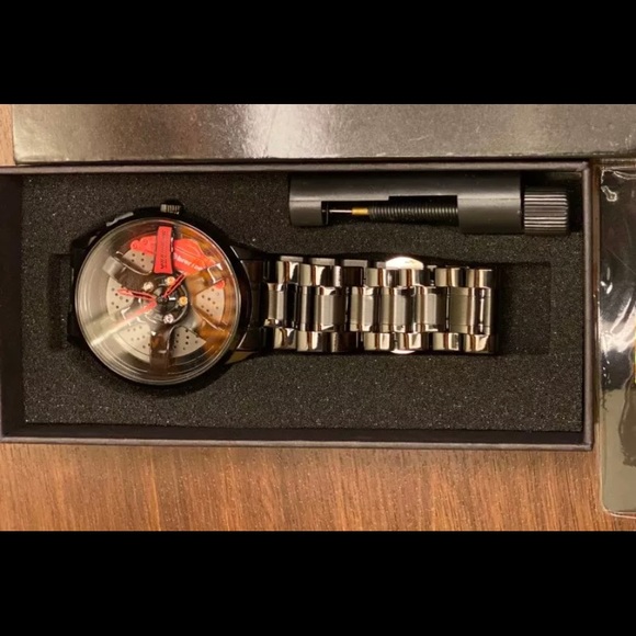 Watch Car Wheel - Picture 3 of 5